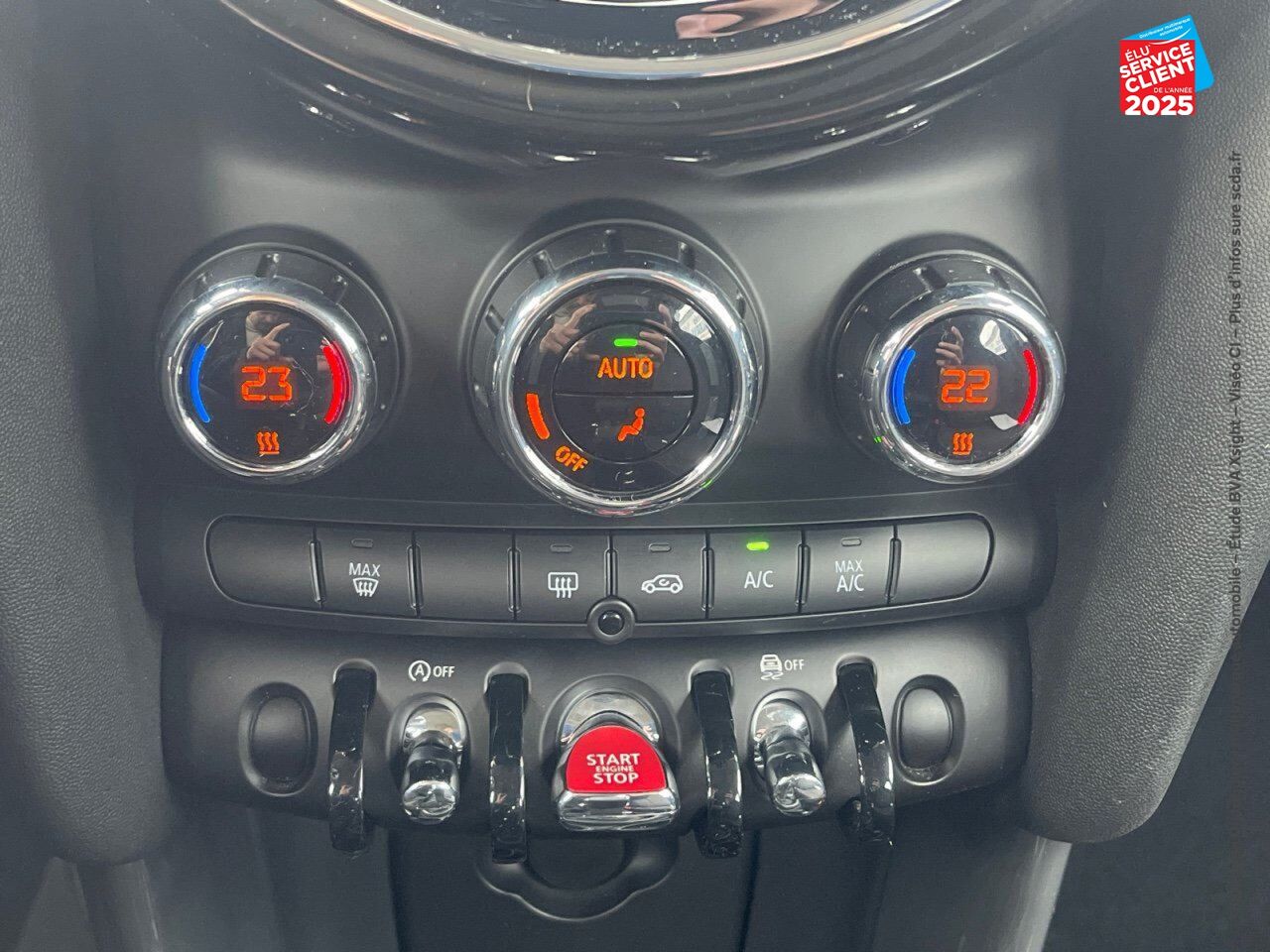 Véhicule d'occasion MINI MINI 5 PORTES COOPER 136CH CHILI BVA7 chez MINI Lons-Le-Saunier