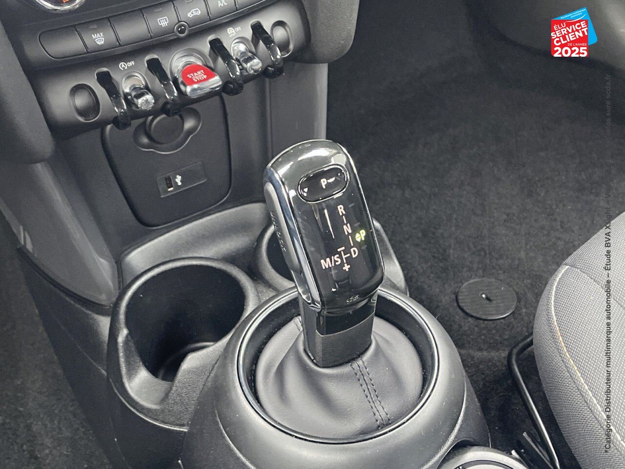 Véhicule d'occasion MINI MINI 5 PORTES COOPER 136CH CHILI BVA7 chez MINI Lons-Le-Saunier