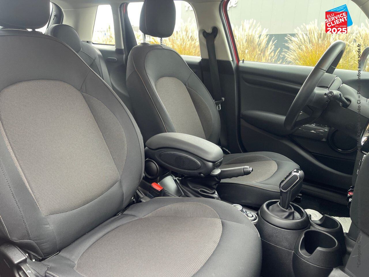 Véhicule d'occasion MINI MINI 5 PORTES COOPER 136CH CHILI BVA7 chez MINI Lons-Le-Saunier