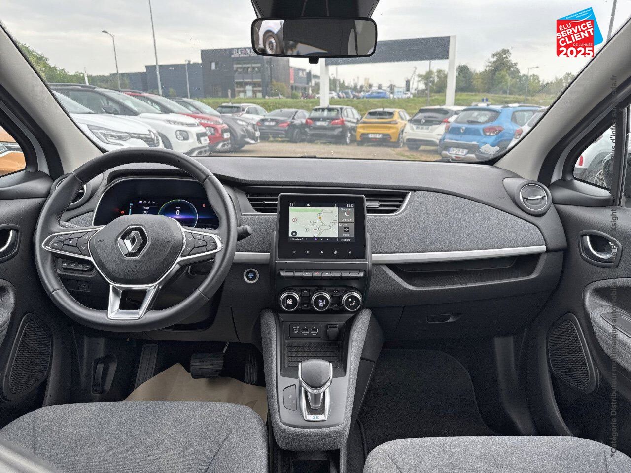 Véhicule d'occasion RENAULT ZOE E-TECH LIMITED CHARGE NORMALE R110 ACHAT INTEGRAL chez Renault Saint-Louis