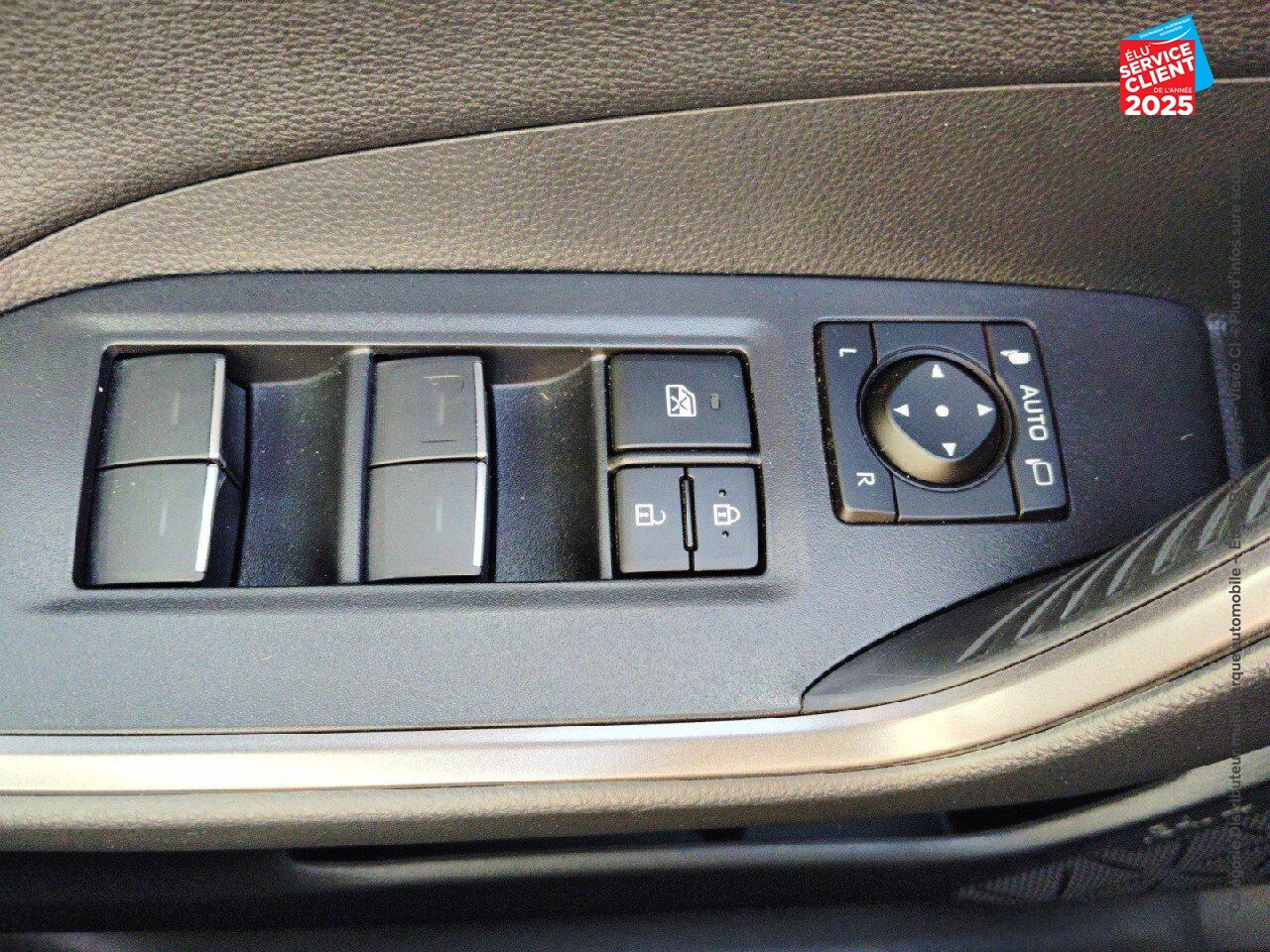 Véhicule d'occasion TOYOTA RAV4 2.5 HYBRIDE 222CH GR SPORT AWD-I MY23 chez Toyota Verdun