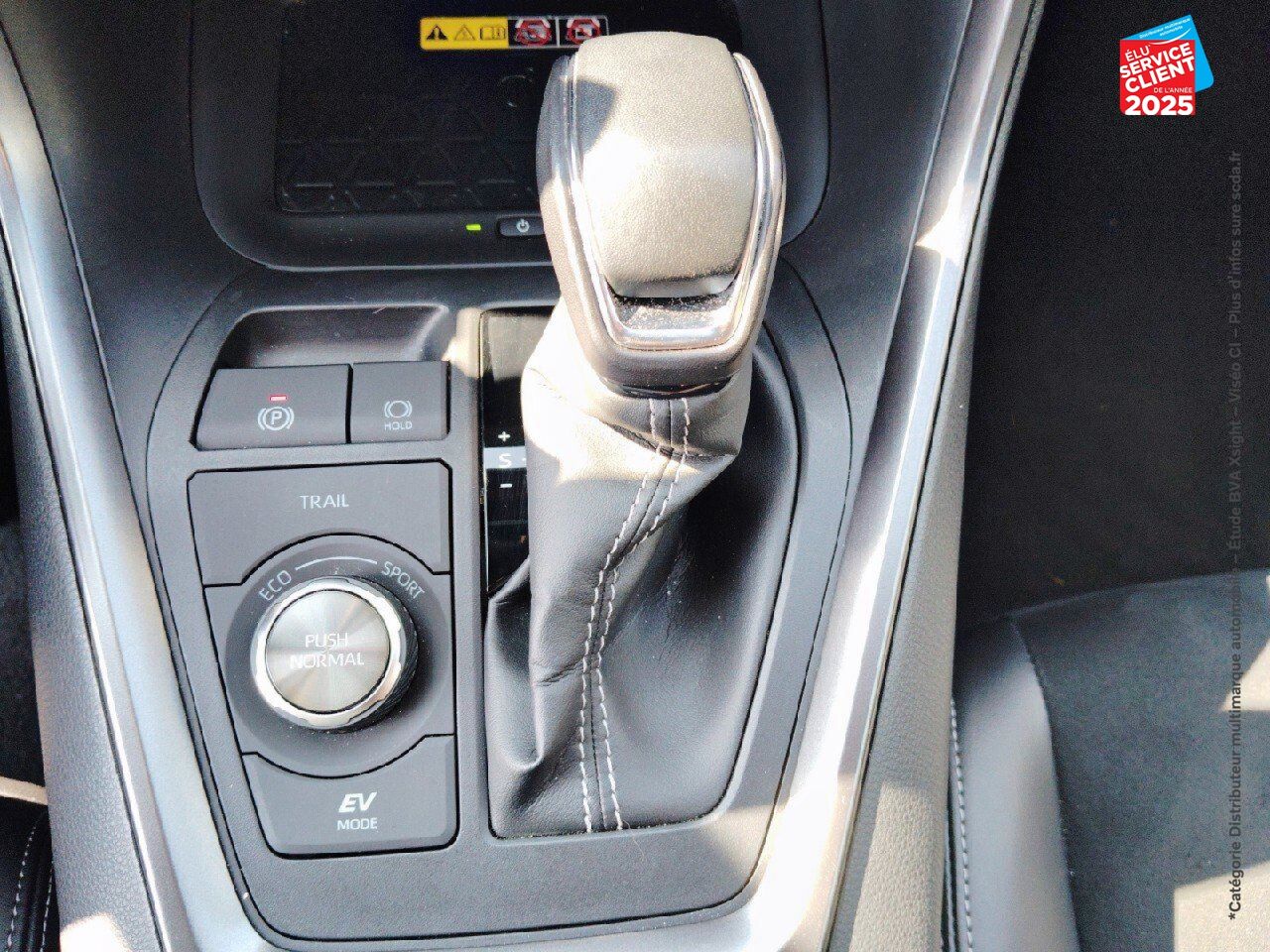 Véhicule d'occasion TOYOTA RAV4 2.5 HYBRIDE 222CH GR SPORT AWD-I MY23 chez Toyota Verdun