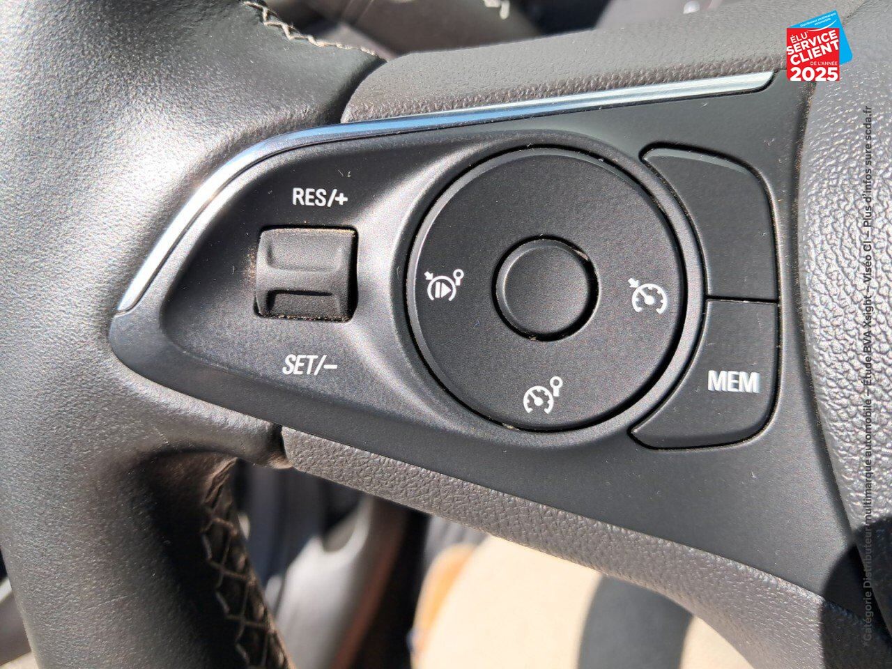 Véhicule d'occasion OPEL CROSSLAND X 1.2 TURBO 130CH DESIGN 120 ANS BVA EURO 6D-T CAMERA CARPLAY chez Toyota Sarreguemines