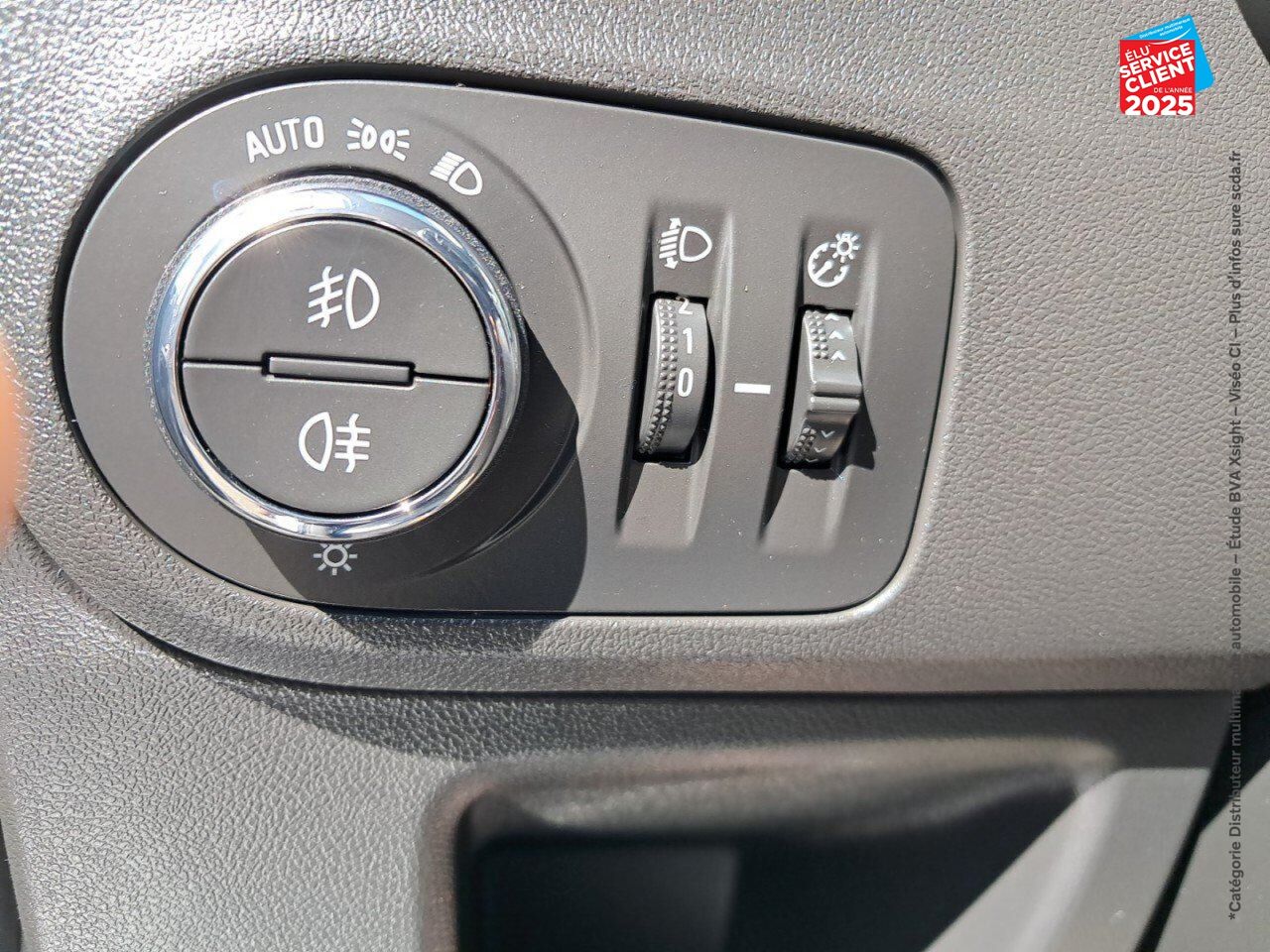 Véhicule d'occasion OPEL CROSSLAND X 1.2 TURBO 130CH DESIGN 120 ANS BVA EURO 6D-T CAMERA CARPLAY chez Toyota Sarreguemines