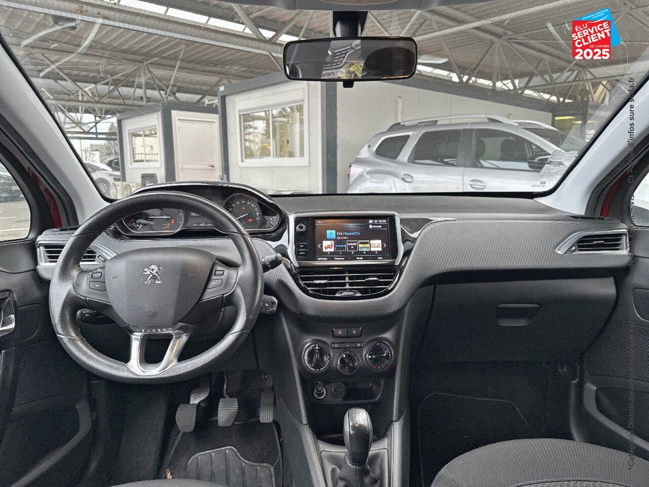 Véhicule d'occasion PEUGEOT 208 1.2 PURETECH 82CH STYLE 5P chez Renault Saint-Louis