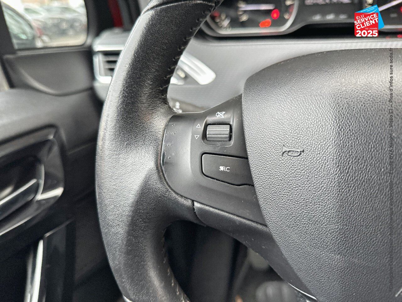 Véhicule d'occasion PEUGEOT 208 1.2 PURETECH 82CH STYLE 5P chez Renault Saint-Louis
