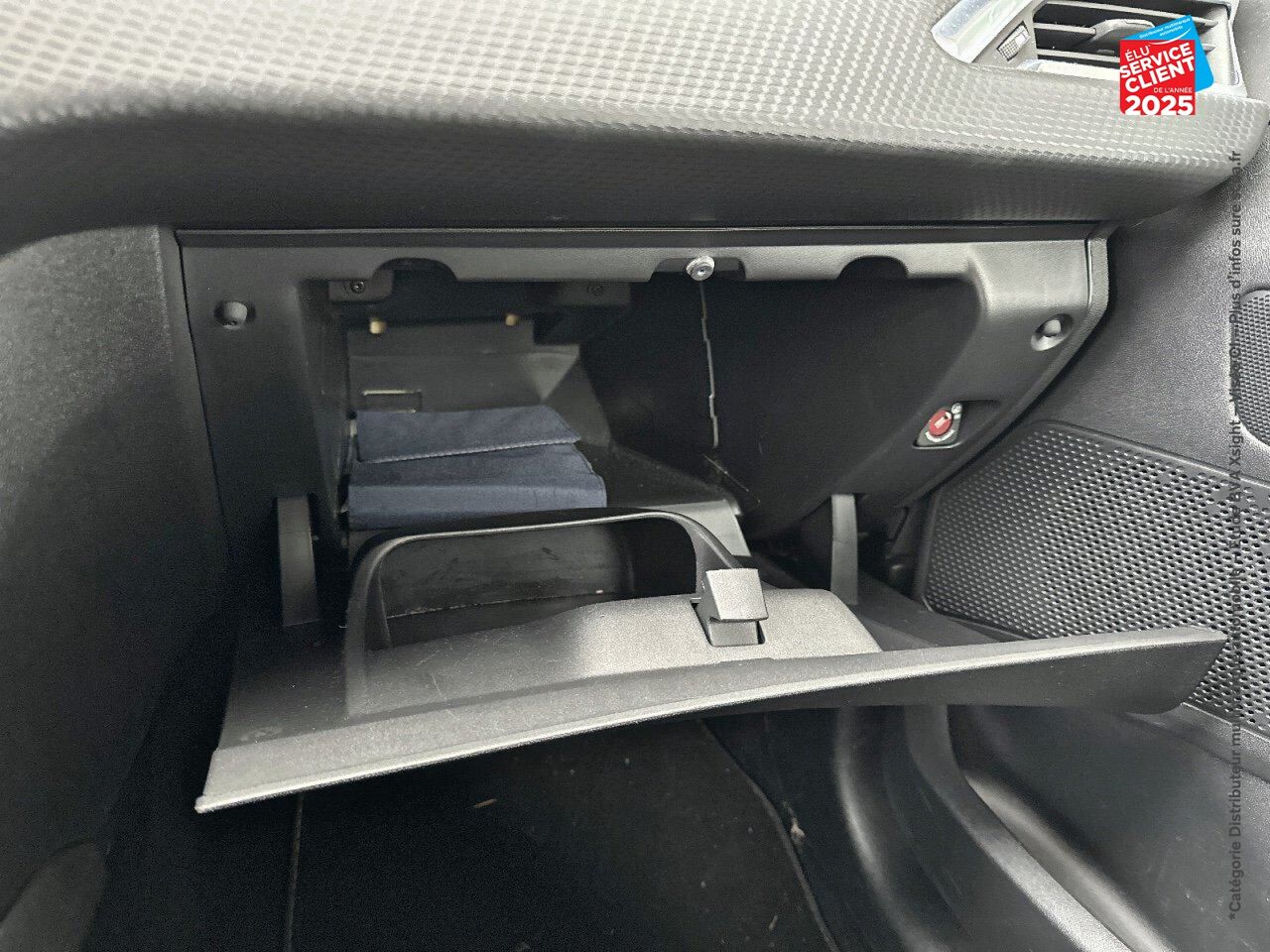 Véhicule d'occasion PEUGEOT 208 1.2 PURETECH 82CH STYLE 5P chez Renault Saint-Louis