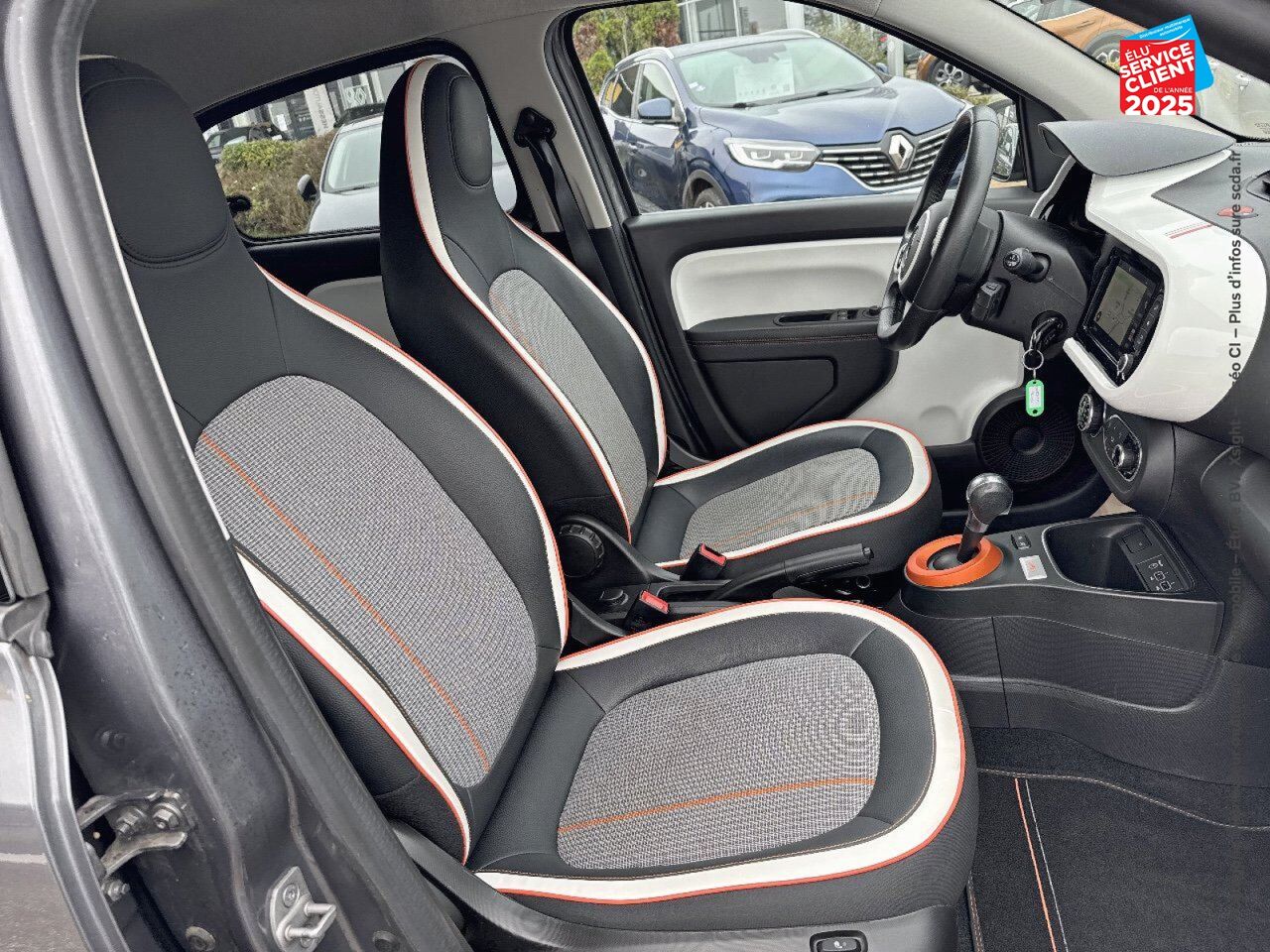 Véhicule d'occasion RENAULT TWINGO E-TECH ELECTRIC VIBES R80 ACHAT INTEGRAL - 21 chez Renault Colmar