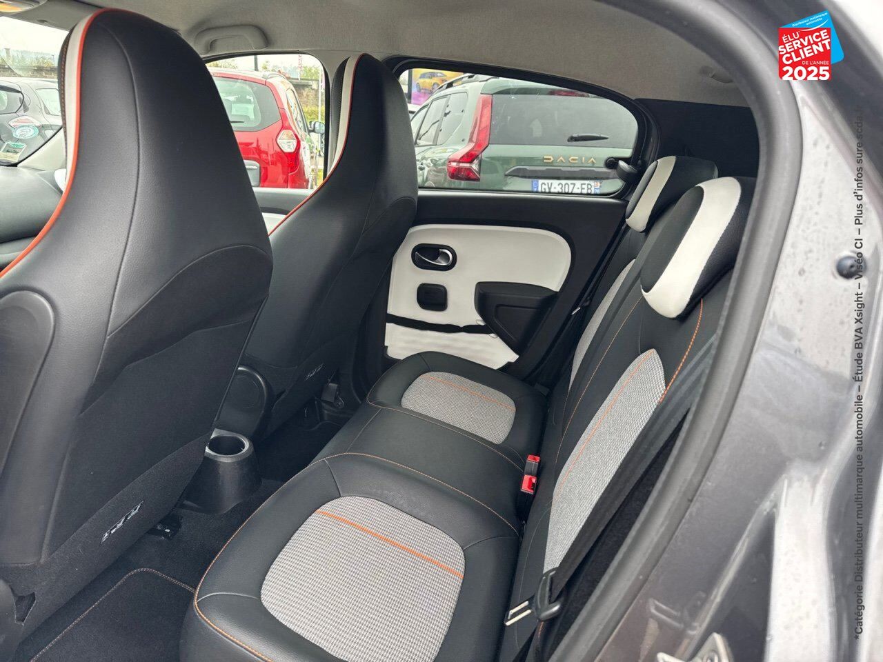 Véhicule d'occasion RENAULT TWINGO E-TECH ELECTRIC VIBES R80 ACHAT INTEGRAL - 21 chez Renault Colmar