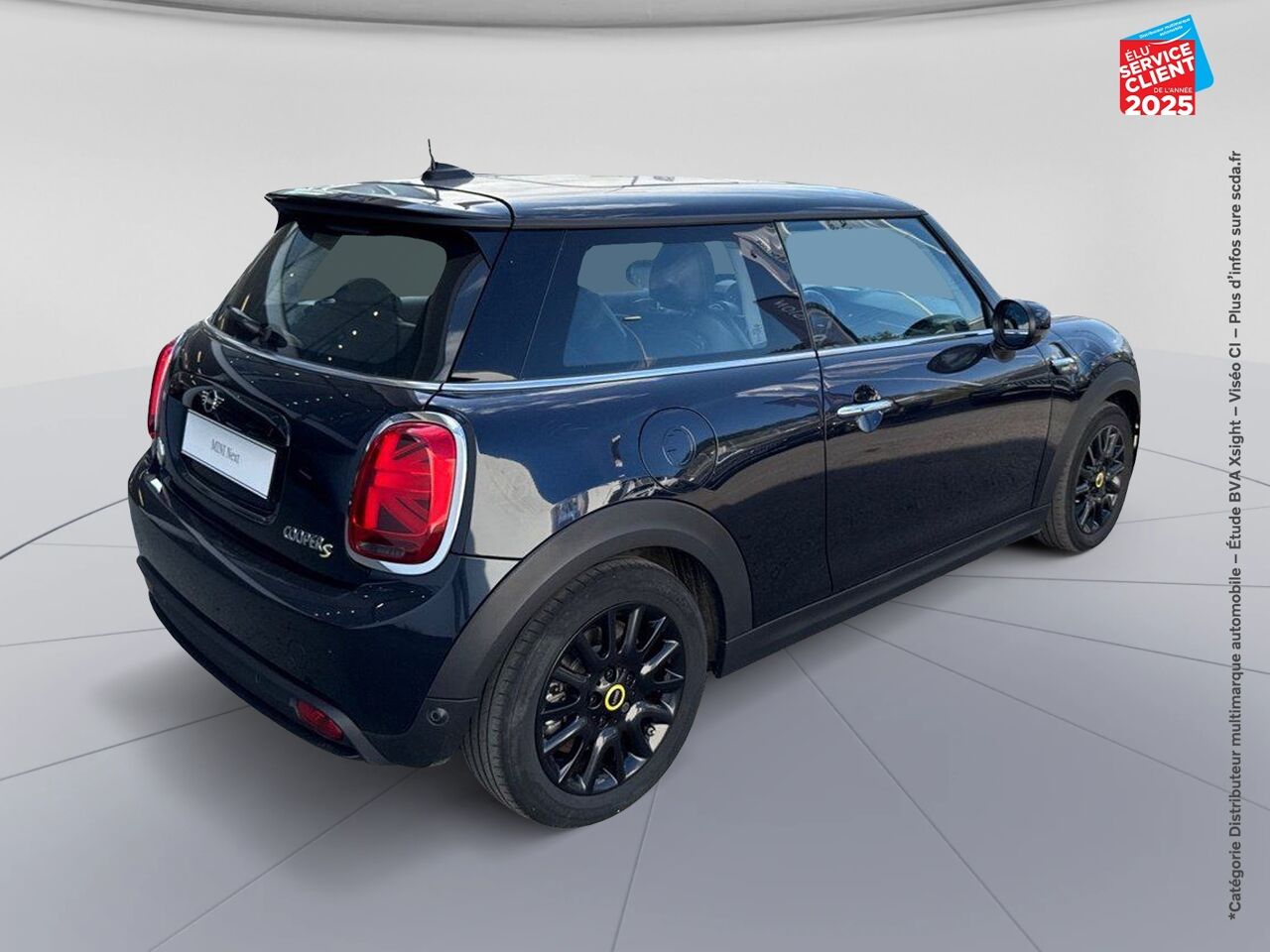 Véhicule d'occasion MINI MINI COOPER SE 184CH EDITION CAMDEN BVA 5CV chez BMW Dole