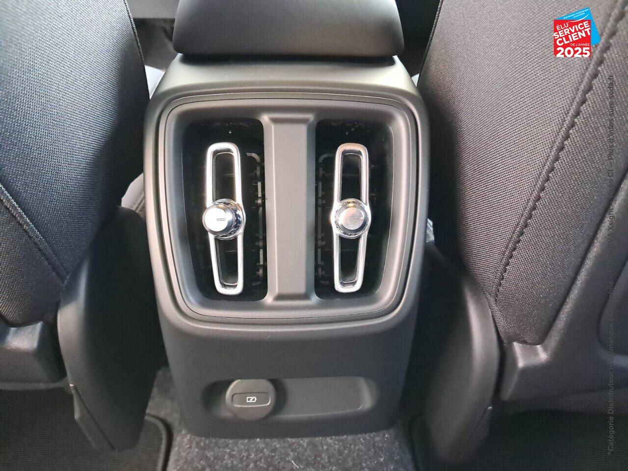 Véhicule d'occasion VOLVO EX40 SINGLE EXTENDED RANGE 252CH PLUS chez Volvo Reims
