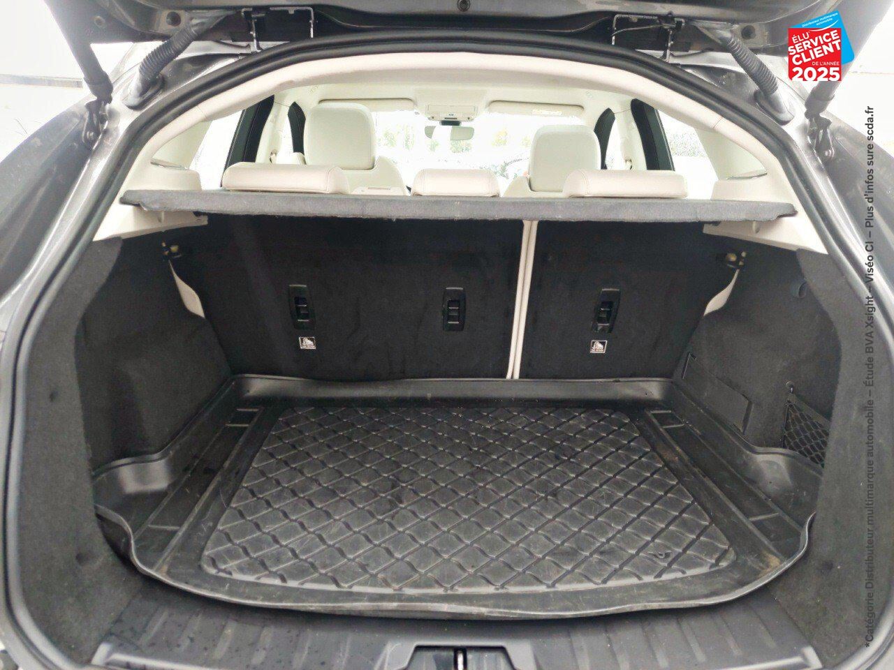 Véhicule d'occasion JAGUAR E-PACE 2.0P 250CH R-DYNAMIC AWD BVA9 chez BMW Pontarlier