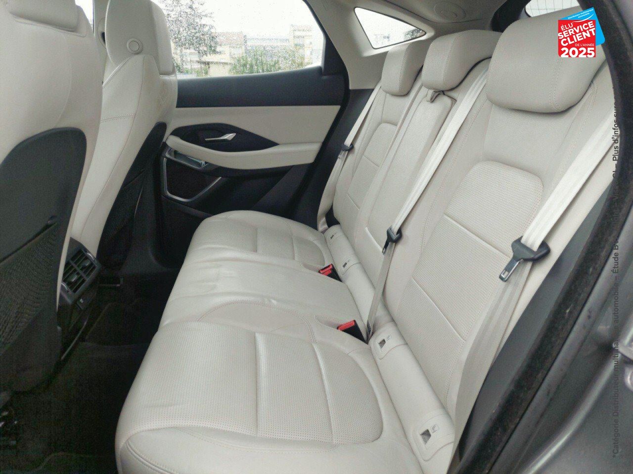 Véhicule d'occasion JAGUAR E-PACE 2.0P 250CH R-DYNAMIC AWD BVA9 chez BMW Pontarlier