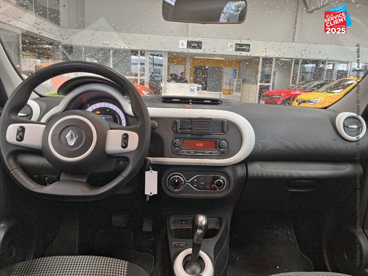 Véhicule d'occasion RENAULT TWINGO E-TECH ELECTRIC EQUILIBRE R80 ACHAT INTEGRAL chez Renault Belfort