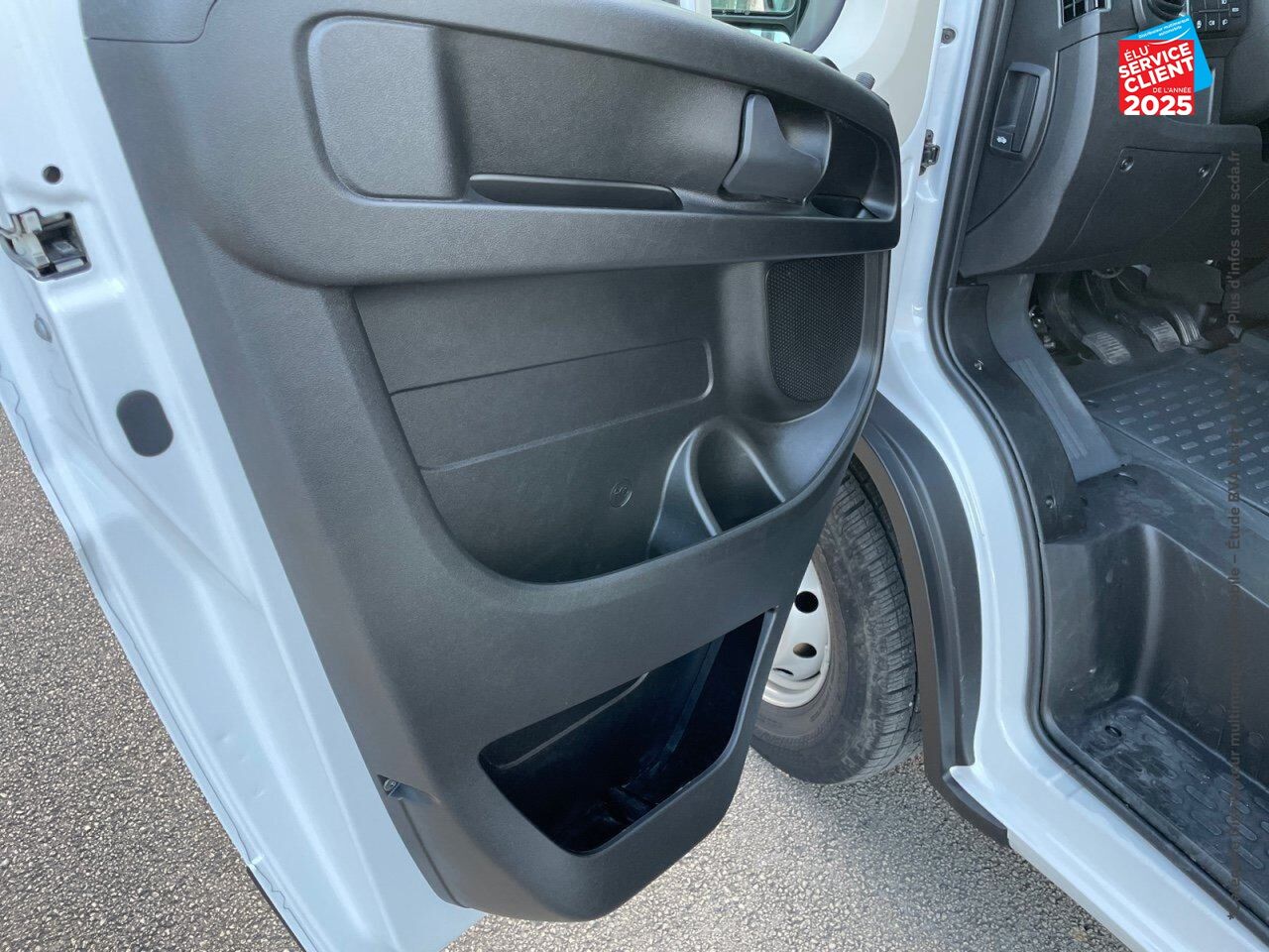 Véhicule d'occasion FIAT DUCATO BENNE 3.5 L H3-POWER 140CH MAXI HEAVY DUTY BENNE ACIER + GRAND COFFRE chez Hyundai Chalons