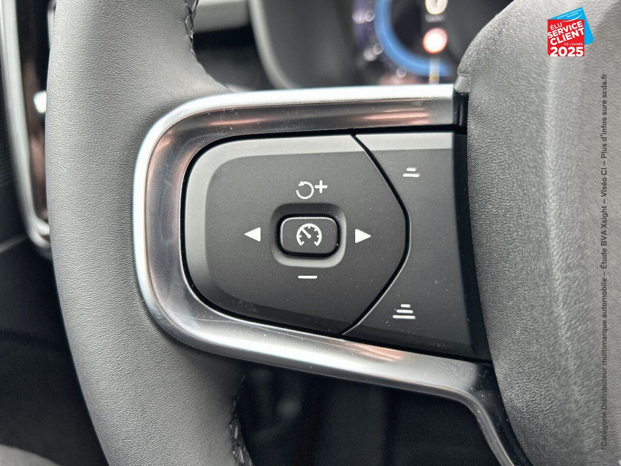Véhicule d'occasion VOLVO EX40 SINGLE 238CH BLACK EDITION chez Volvo Epernay