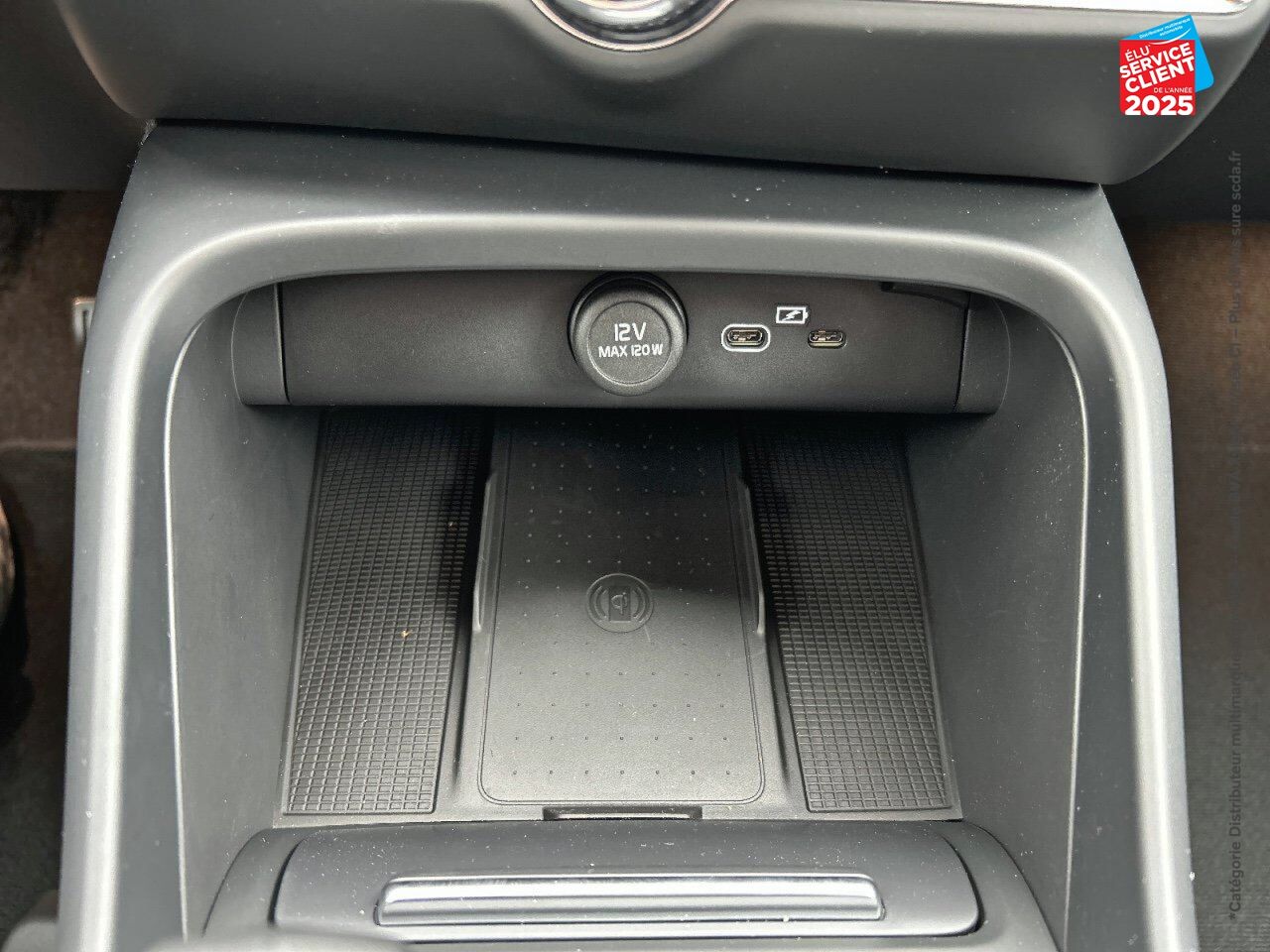 Véhicule d'occasion VOLVO EX40 SINGLE 238CH BLACK EDITION chez Volvo Epernay