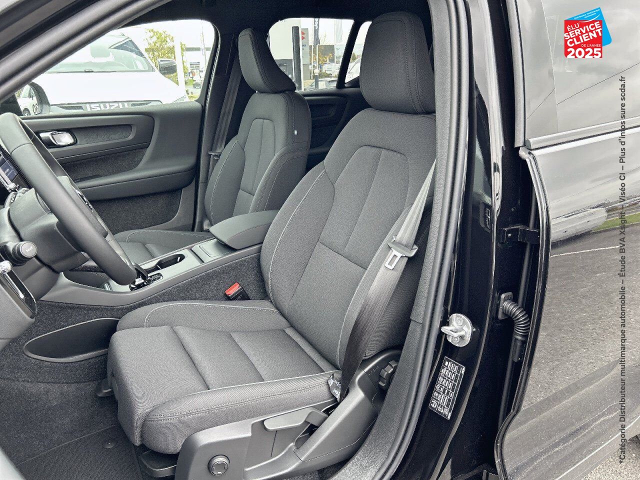 Véhicule d'occasion VOLVO EX40 SINGLE 238CH BLACK EDITION chez Volvo Epernay