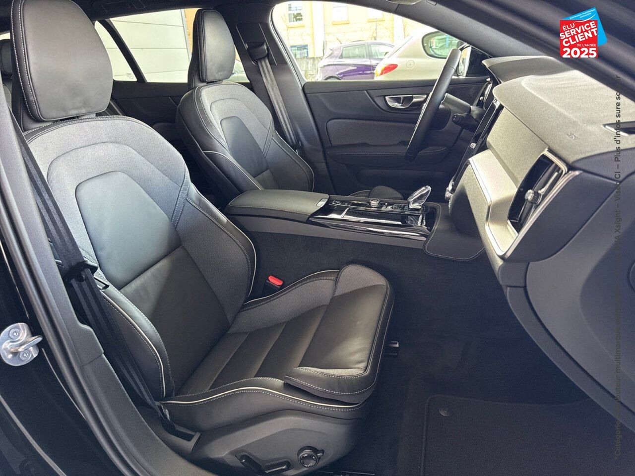 Véhicule d'occasion VOLVO V60 T6 AWD 253+145CH PLUS STYLE DARK GEARTRONIC 8 chez Volvo Epernay