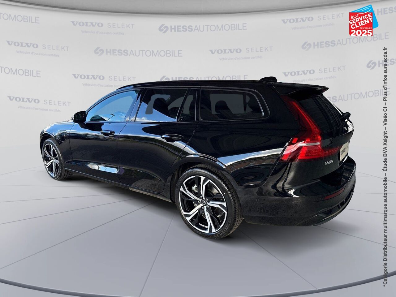 Véhicule d'occasion VOLVO V60 T6 AWD 253+145CH PLUS STYLE DARK GEARTRONIC 8 chez Volvo Epernay