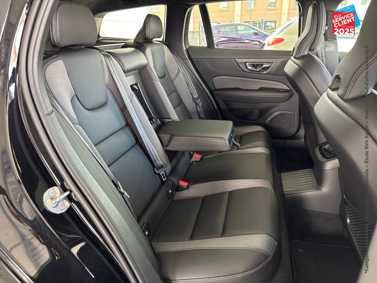 Véhicule d'occasion VOLVO V60 T6 AWD 253+145CH PLUS STYLE DARK GEARTRONIC 8 chez Volvo Epernay
