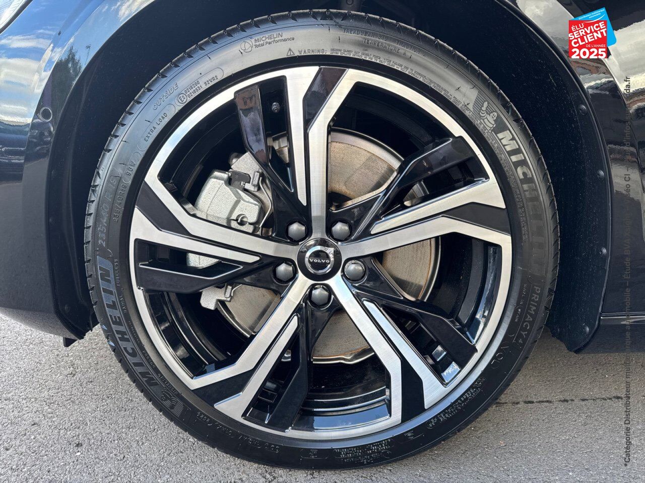 Véhicule d'occasion VOLVO V60 T6 AWD 253+145CH PLUS STYLE DARK GEARTRONIC 8 chez Volvo Epernay