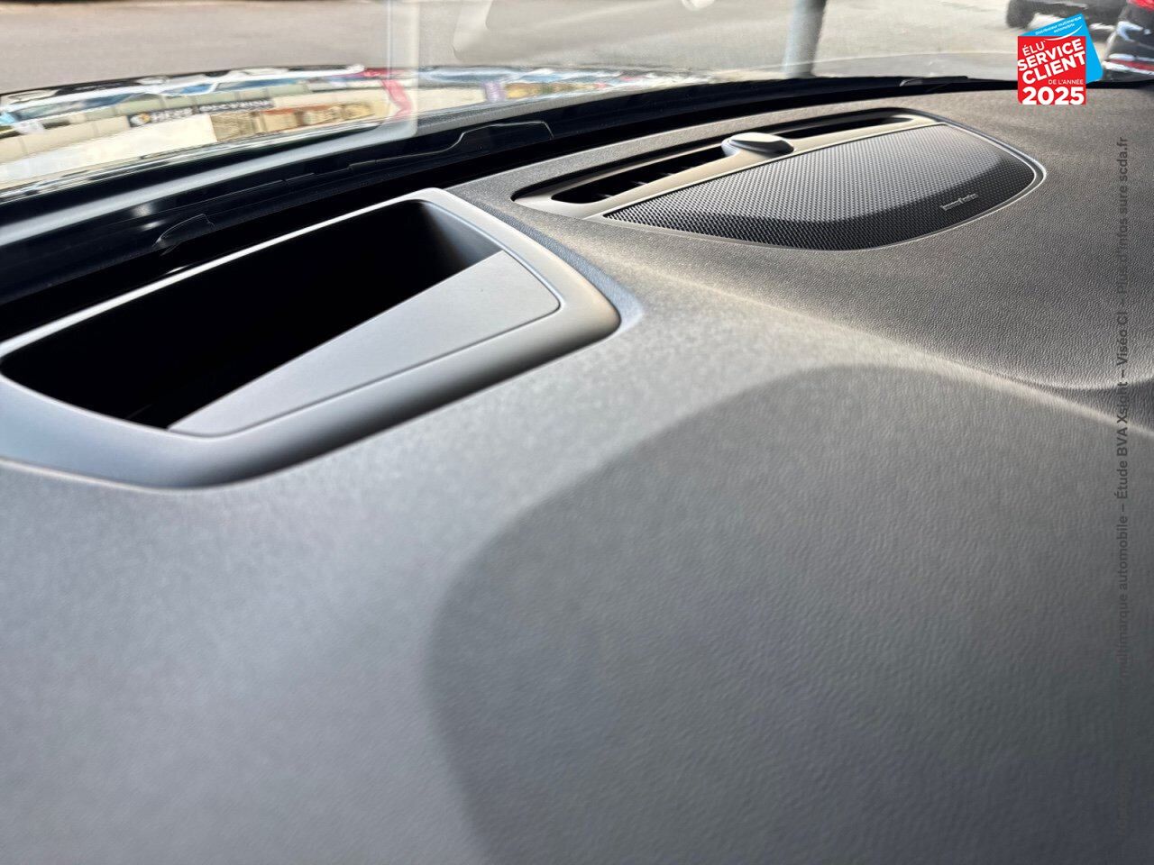 Véhicule d'occasion VOLVO V60 T6 AWD 253+145CH PLUS STYLE DARK GEARTRONIC 8 chez Volvo Epernay