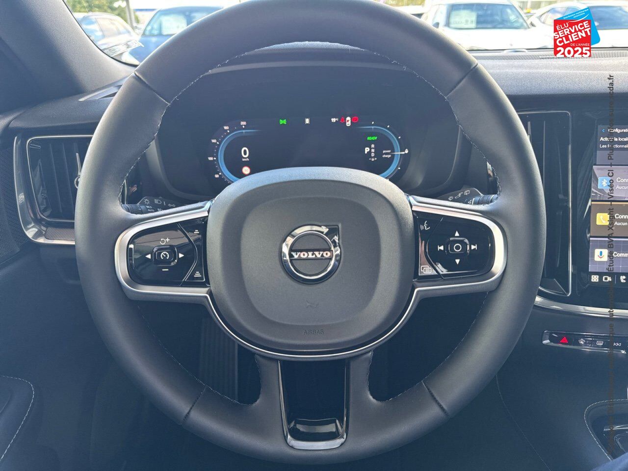 Véhicule d'occasion VOLVO V60 T6 AWD 253+145CH PLUS STYLE DARK GEARTRONIC 8 chez Volvo Epernay