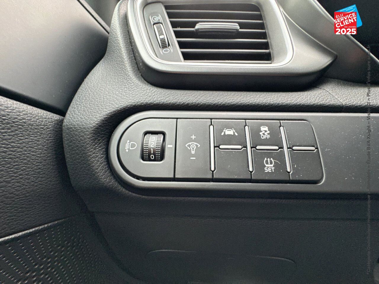 Véhicule d'occasion KIA XCEED 1.5 T-GDI 160CH LOUNGE DCT7 MY22 chez Hyundai Reims