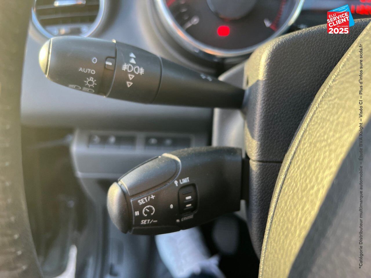 Véhicule d'occasion PEUGEOT 5008 1.2 PURETECH STYLE II SS chez Renault Sélestat