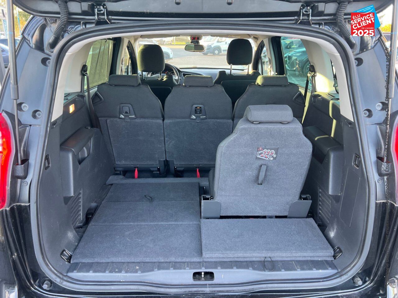 Véhicule d'occasion PEUGEOT 5008 1.2 PURETECH STYLE II SS chez Renault Sélestat