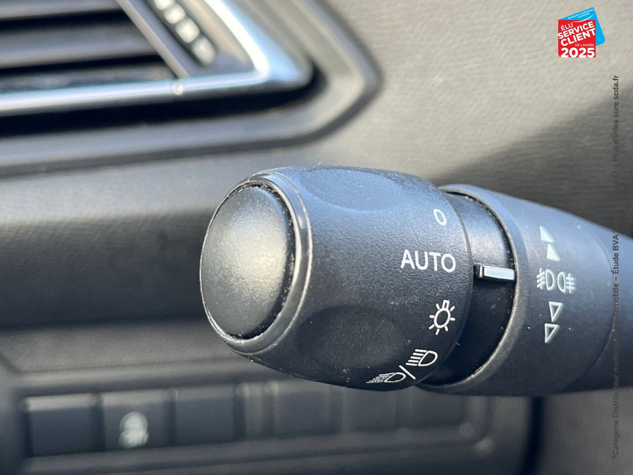 Véhicule d'occasion PEUGEOT 308 1.2 PURETECH 110CH E6.C SS STYLE 5CV chez Renault Colmar