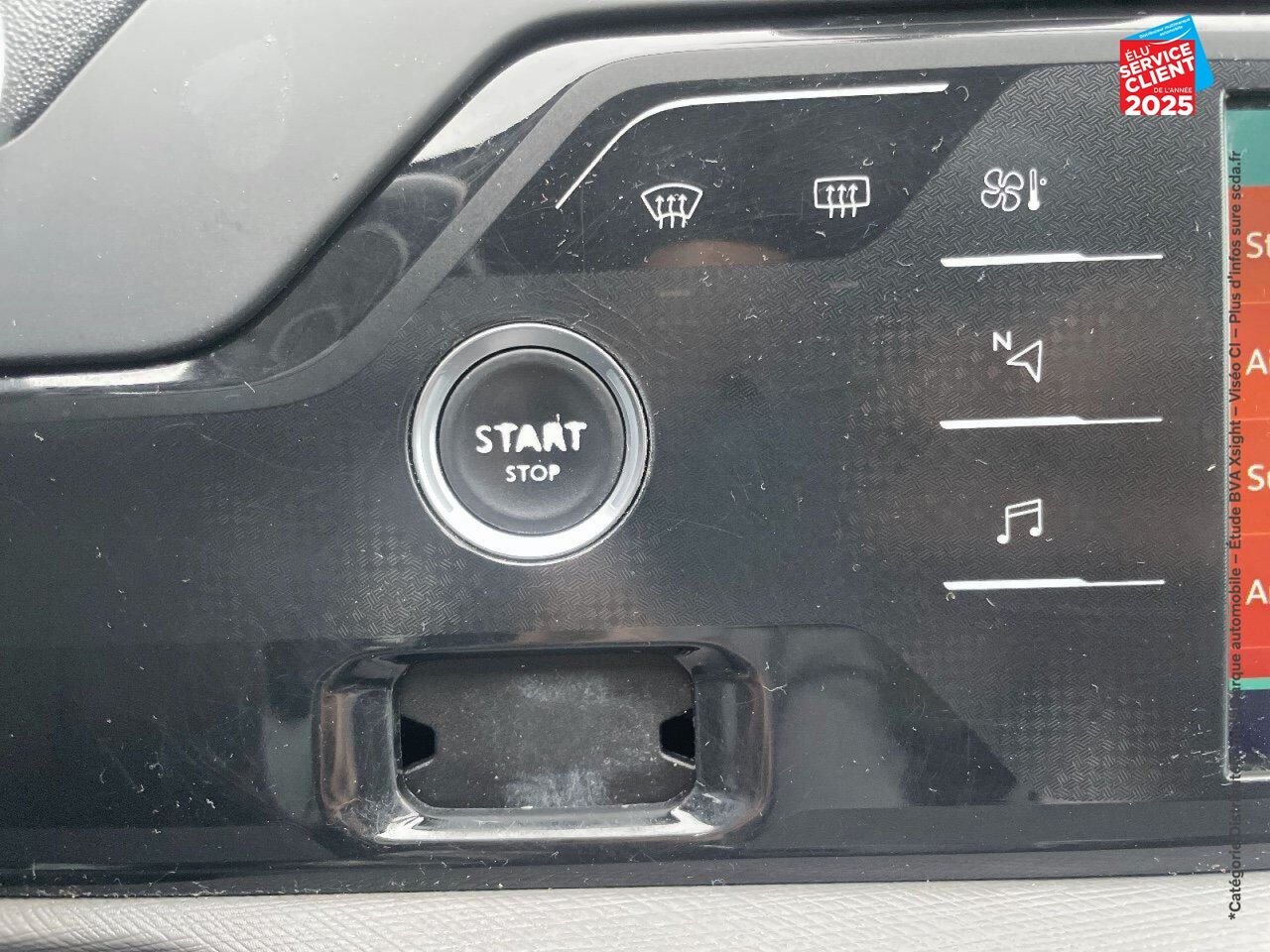 Véhicule d'occasion CITROEN C4 PICASSO PURETECH 130CH SHINE SS EAT6 chez Opel Bar le Duc