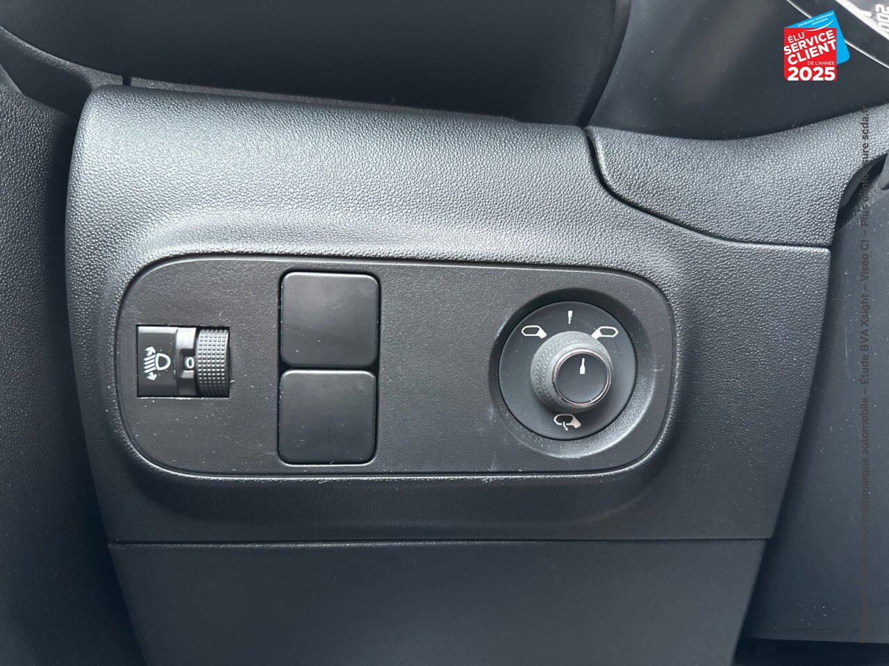 Véhicule d'occasion CITROEN C3 1.2 PURETECH 110CH SS SHINE EAT6 chez Renault Sélestat