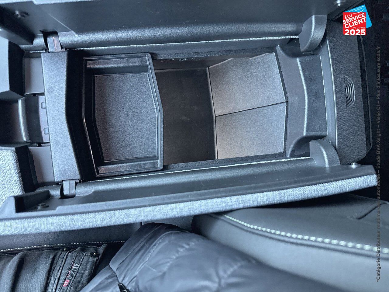 Véhicule d'occasion PEUGEOT 5008 ELECTRIQUE 210CH BATTERIE 73 KWH GT chez Dacia Strasbourg