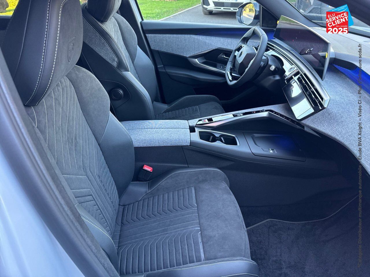 Véhicule d'occasion PEUGEOT 5008 ELECTRIQUE 210CH BATTERIE 73 KWH GT chez Dacia Strasbourg