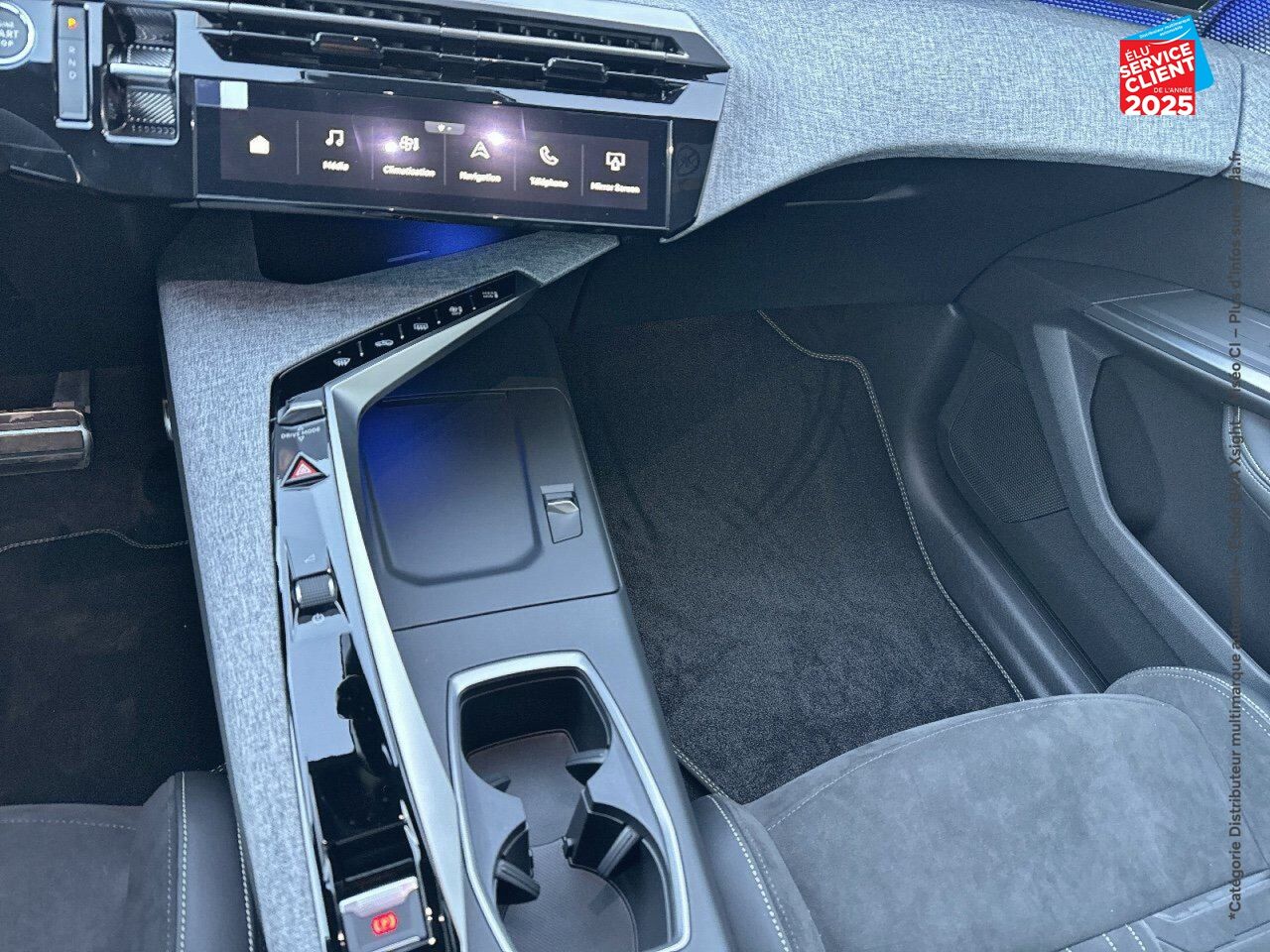 Véhicule d'occasion PEUGEOT 5008 ELECTRIQUE 210CH BATTERIE 73 KWH GT chez Dacia Strasbourg