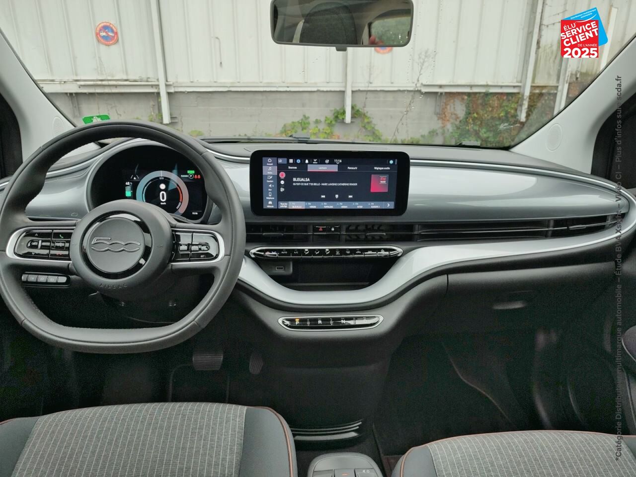 Véhicule d'occasion FIAT 500 E 118CH ICONE GPS RADAR AR chez Hyundai Epernay