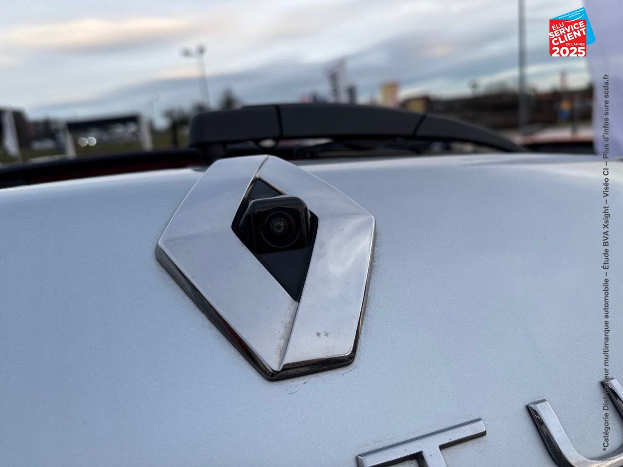 Véhicule d'occasion RENAULT CAPTUR 1.6 E-TECH HYBRIDE 145CH EVOLUTION chez Renault Colmar
