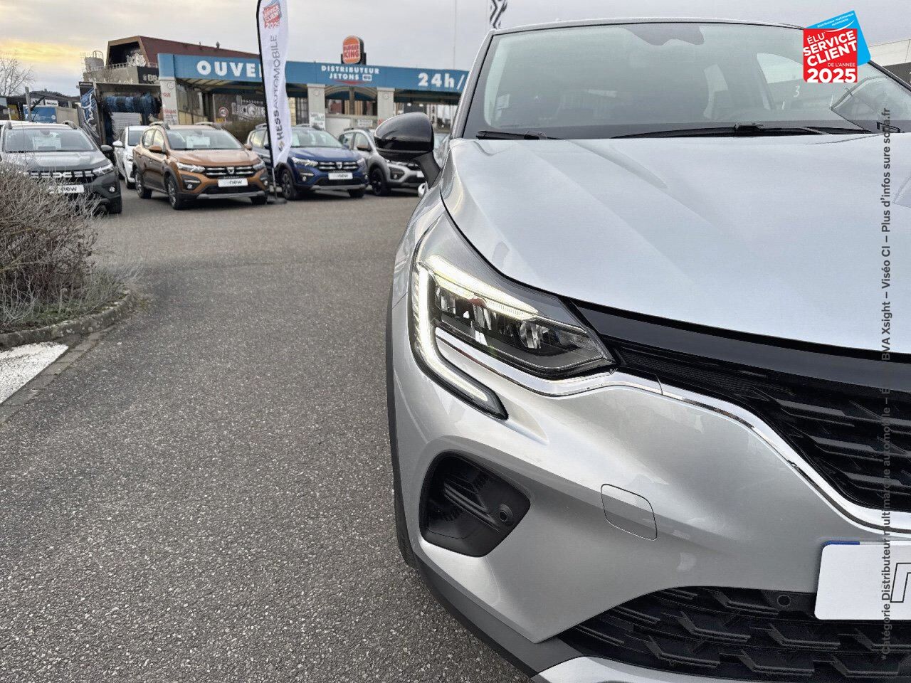 Véhicule d'occasion RENAULT CAPTUR 1.6 E-TECH HYBRIDE 145CH EVOLUTION chez Renault Colmar