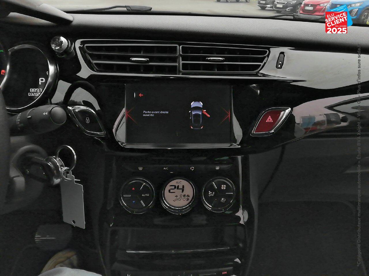 Véhicule d'occasion DS DS 3 CABRIO PURETECH 110CH SO CHIC AUTOMATIQUE chez Renault Colmar