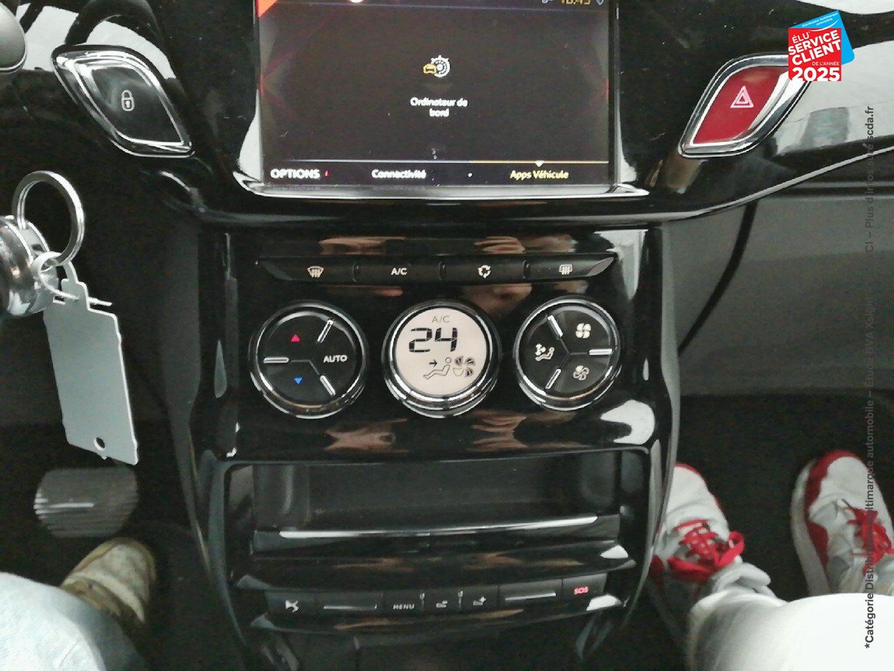Véhicule d'occasion DS DS 3 CABRIO PURETECH 110CH SO CHIC AUTOMATIQUE chez Renault Colmar