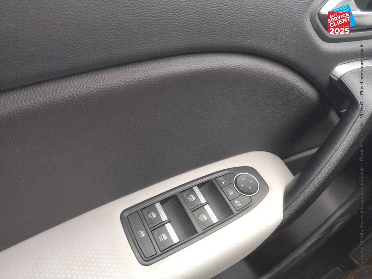 Véhicule d'occasion RENAULT CAPTUR 1.3 TCE 155CH FAP INTENS EDC - 20 chez Toyota Thionville
