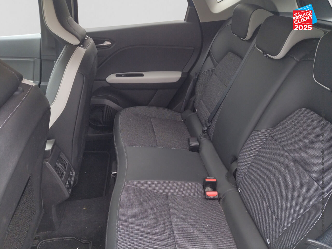 Véhicule d'occasion RENAULT CAPTUR 1.3 TCE 155CH FAP INTENS EDC - 20 chez Toyota Thionville
