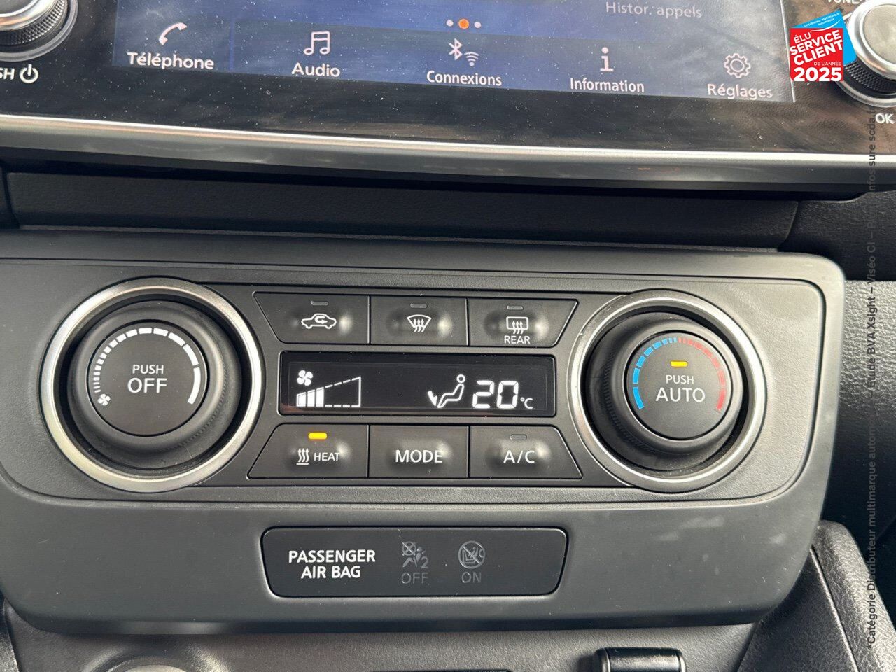 Véhicule d'occasion NISSAN LEAF 150CH 40KWH ACENTA 21.5 chez Toyota Verdun