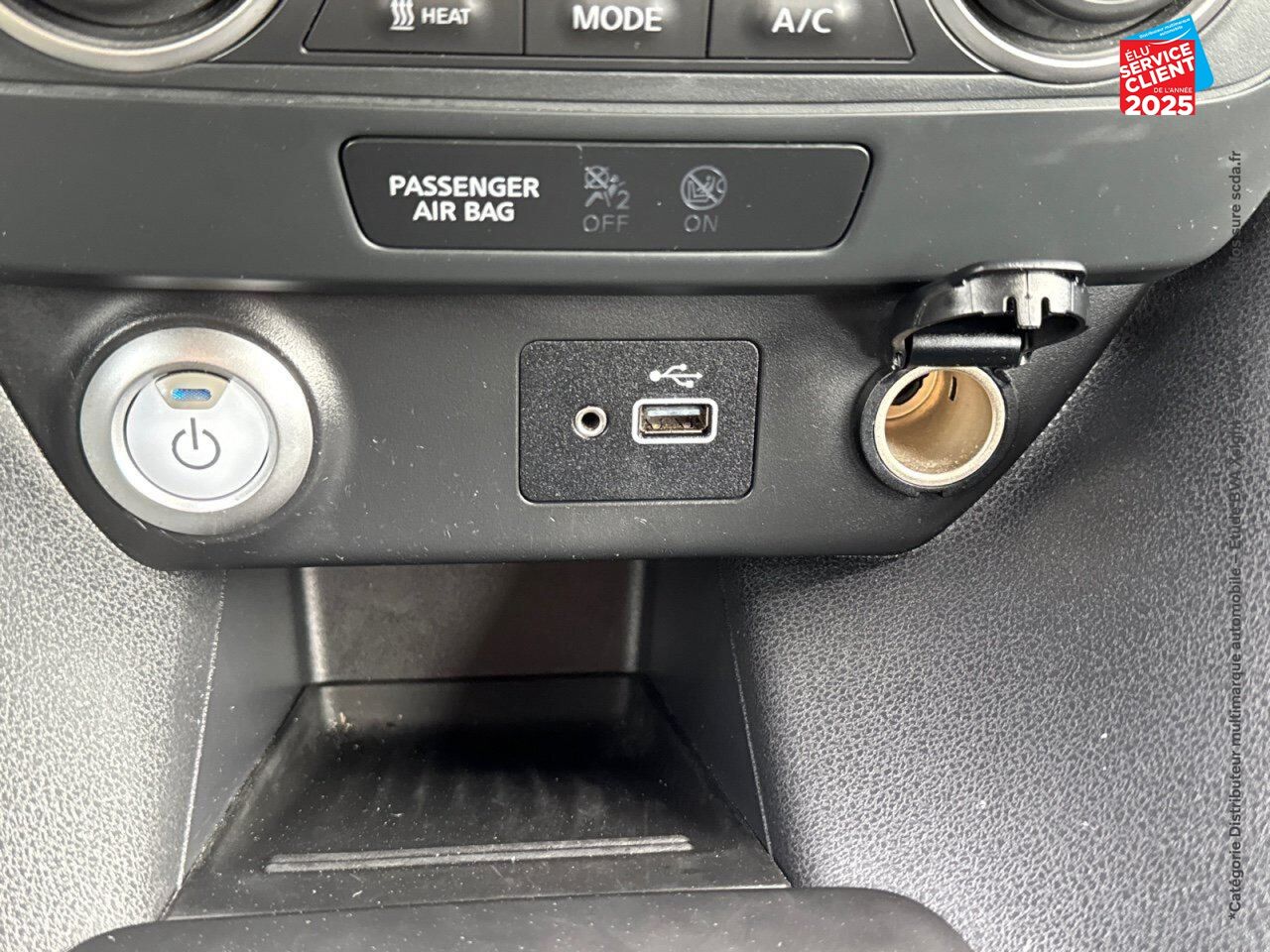 Véhicule d'occasion NISSAN LEAF 150CH 40KWH ACENTA 21.5 chez Toyota Verdun