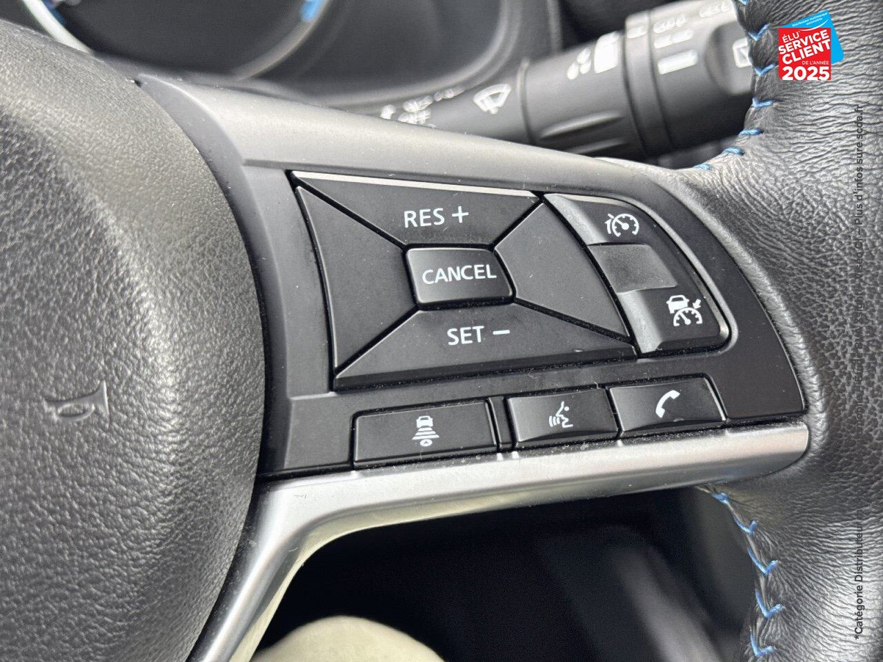 Véhicule d'occasion NISSAN LEAF 150CH 40KWH ACENTA 21.5 chez Toyota Verdun