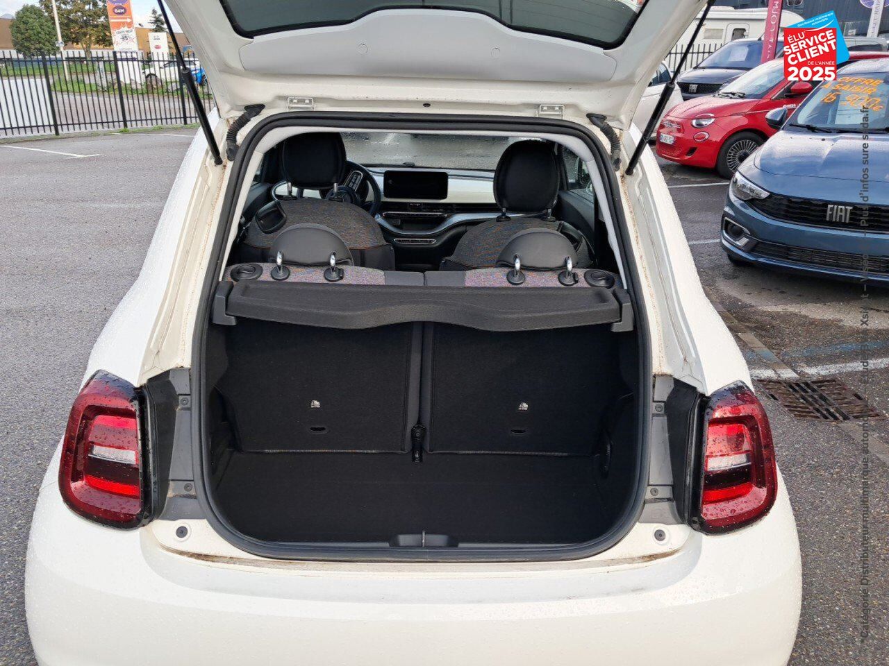 Véhicule d'occasion FIAT 500 E 118CH ICONE GPS chez Hyundai Reims