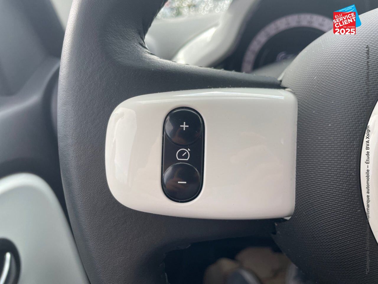 Véhicule d'occasion RENAULT TWINGO E-TECH ELECTRIC TECHNO R80 ACHAT INTEGRAL chez Renault Colmar