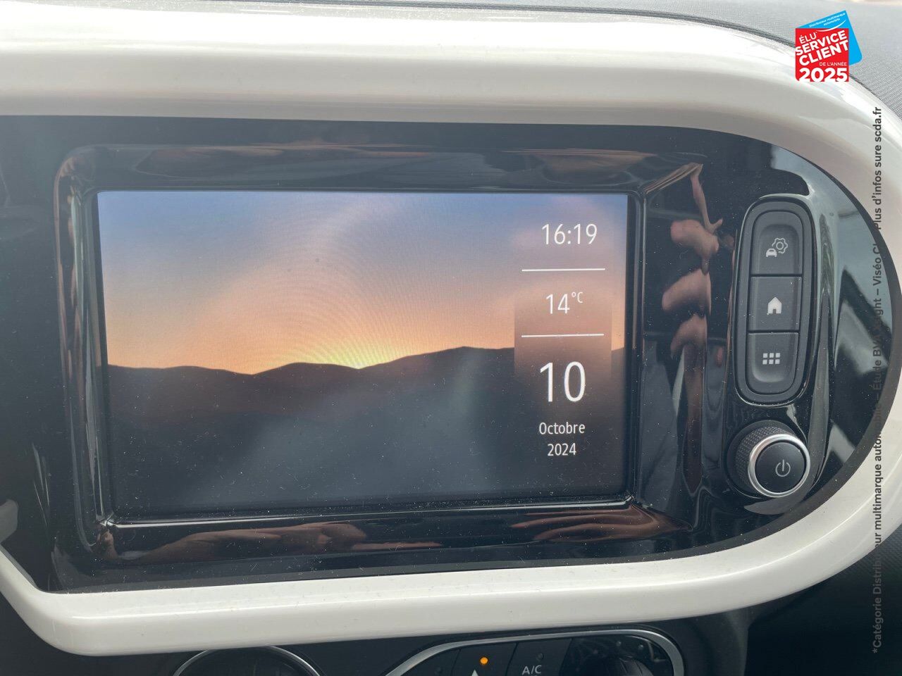 Véhicule d'occasion RENAULT TWINGO E-TECH ELECTRIC TECHNO R80 ACHAT INTEGRAL chez Renault Colmar